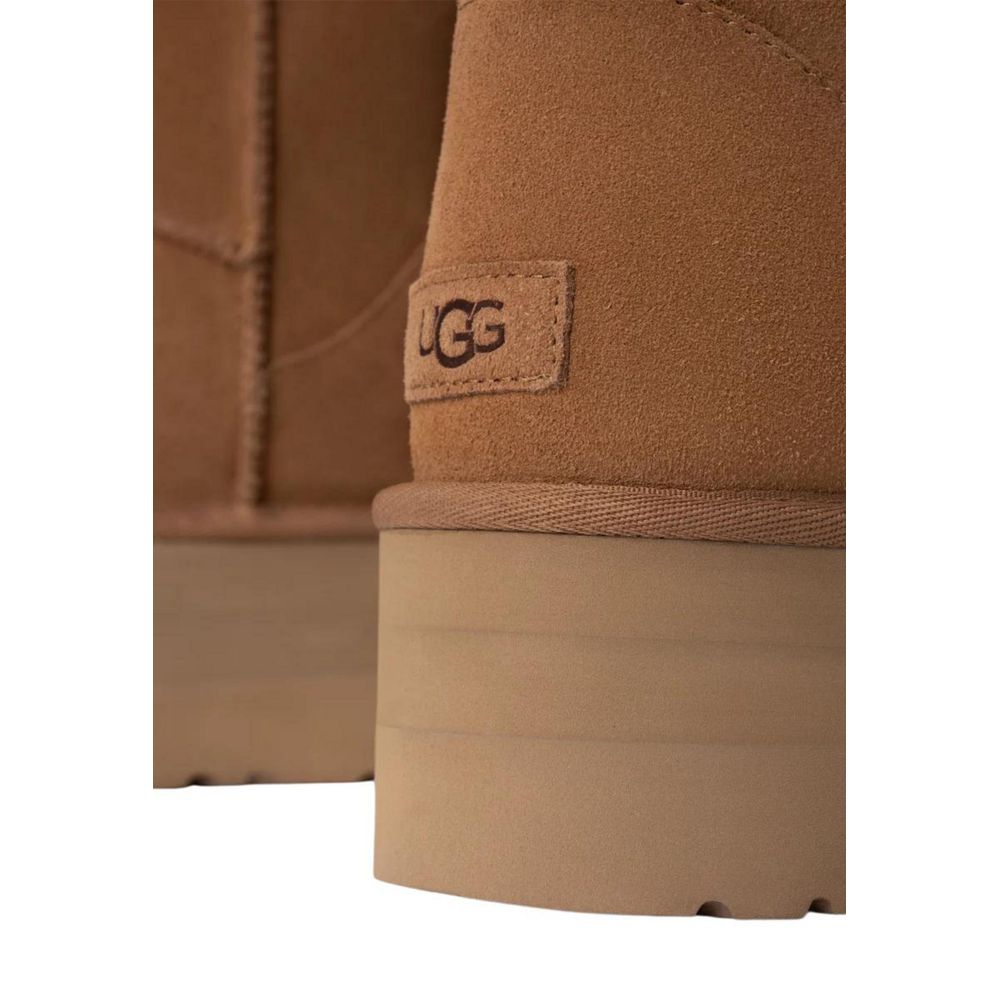 UGG Beige Wildlederstiefel