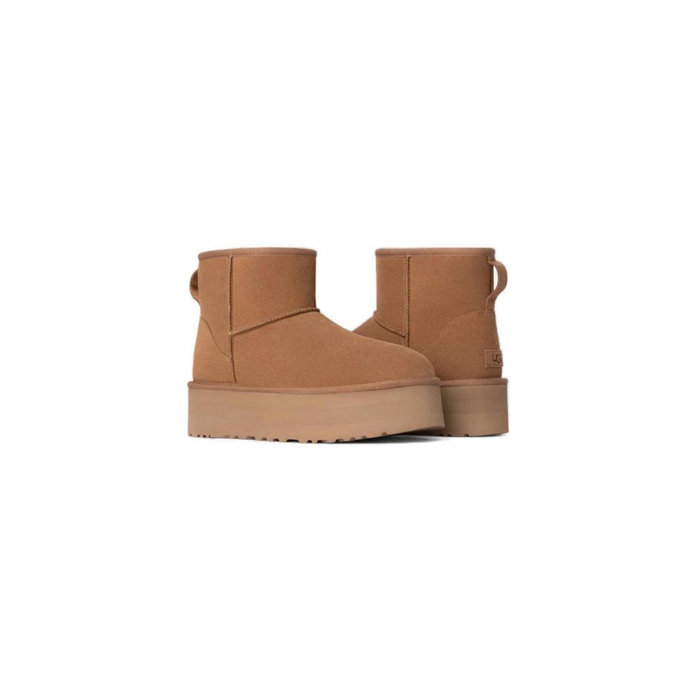 UGG Beige Wildlederstiefel