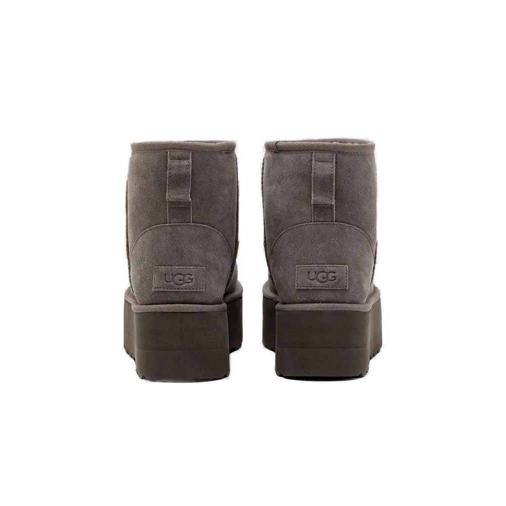 UGG Graue Wildlederstiefel