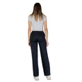 Resmi galeri görüntüleyiciye yükleyin, Guess Active Schwarze Polyester Jeans & Hose
