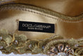 Load image into Gallery viewer, Dolce & Gabbana Gold Floral Crystal verschönerte Pumps
