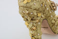 Load image into Gallery viewer, Dolce & Gabbana Gold Floral Crystal verschönerte Pumps
