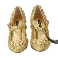 Load image into Gallery viewer, Dolce & Gabbana Gold Floral Crystal verschönerte Pumps
