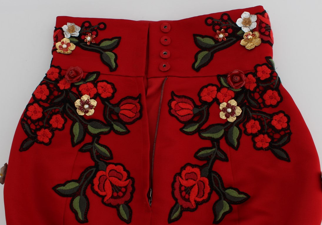 Dolce & Gabbana Glamouröse Shorts mit floraler Seidenstickerei in Rot